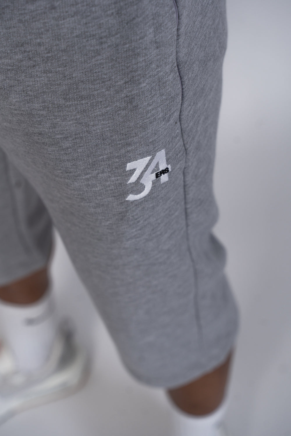 Lightweight 3/4 Shorts - Grey | 34ERS