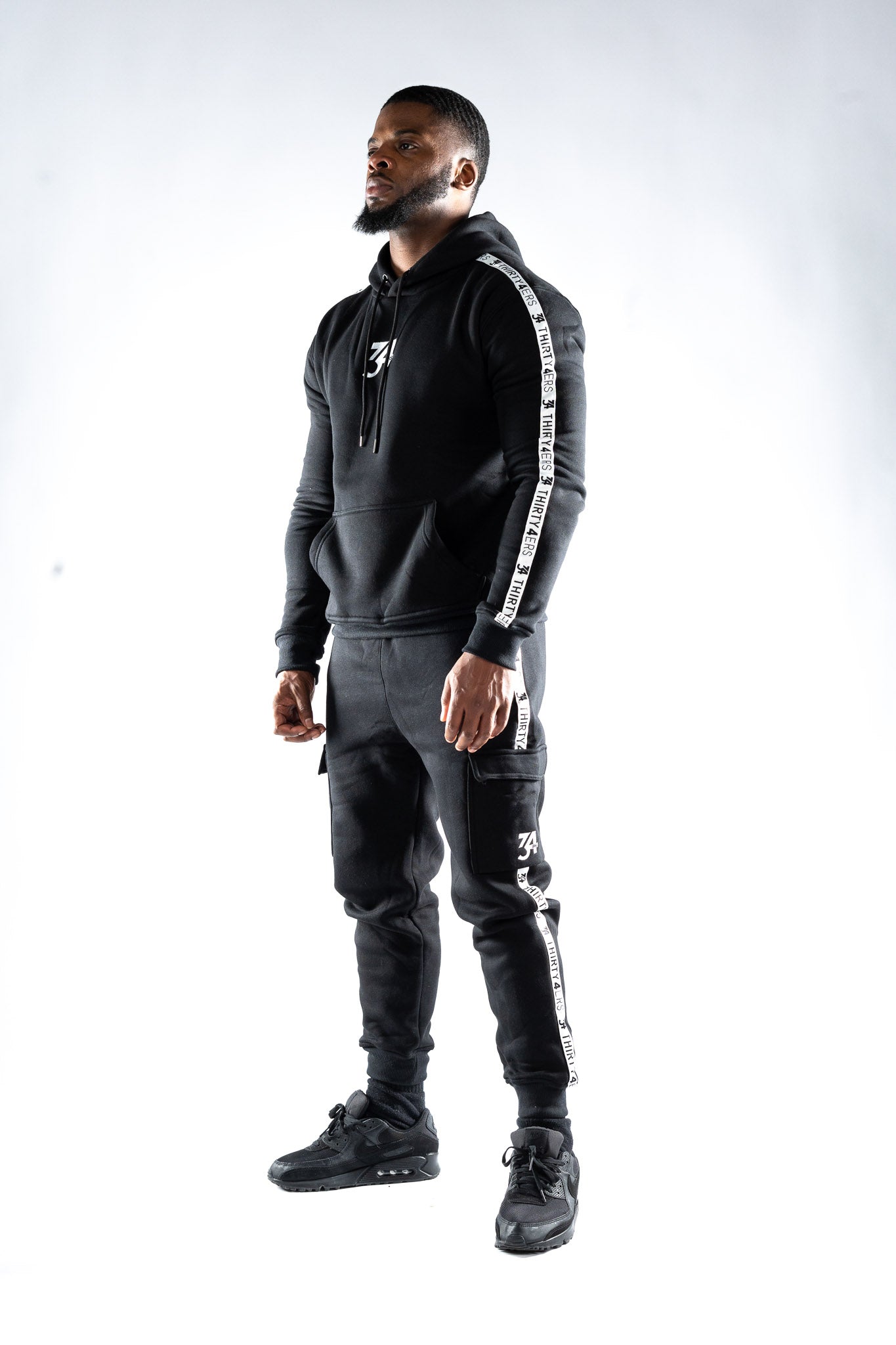 34ERS® Jogginghose mit weißem Streifenmuster - SCHWARZ